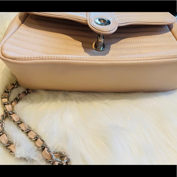 Express Crossbody Pink! - Picture 5 of 7